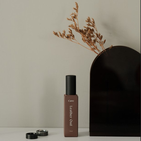 Saka Digital Indonesia Cave Leather Oud Extrait de Parfum 