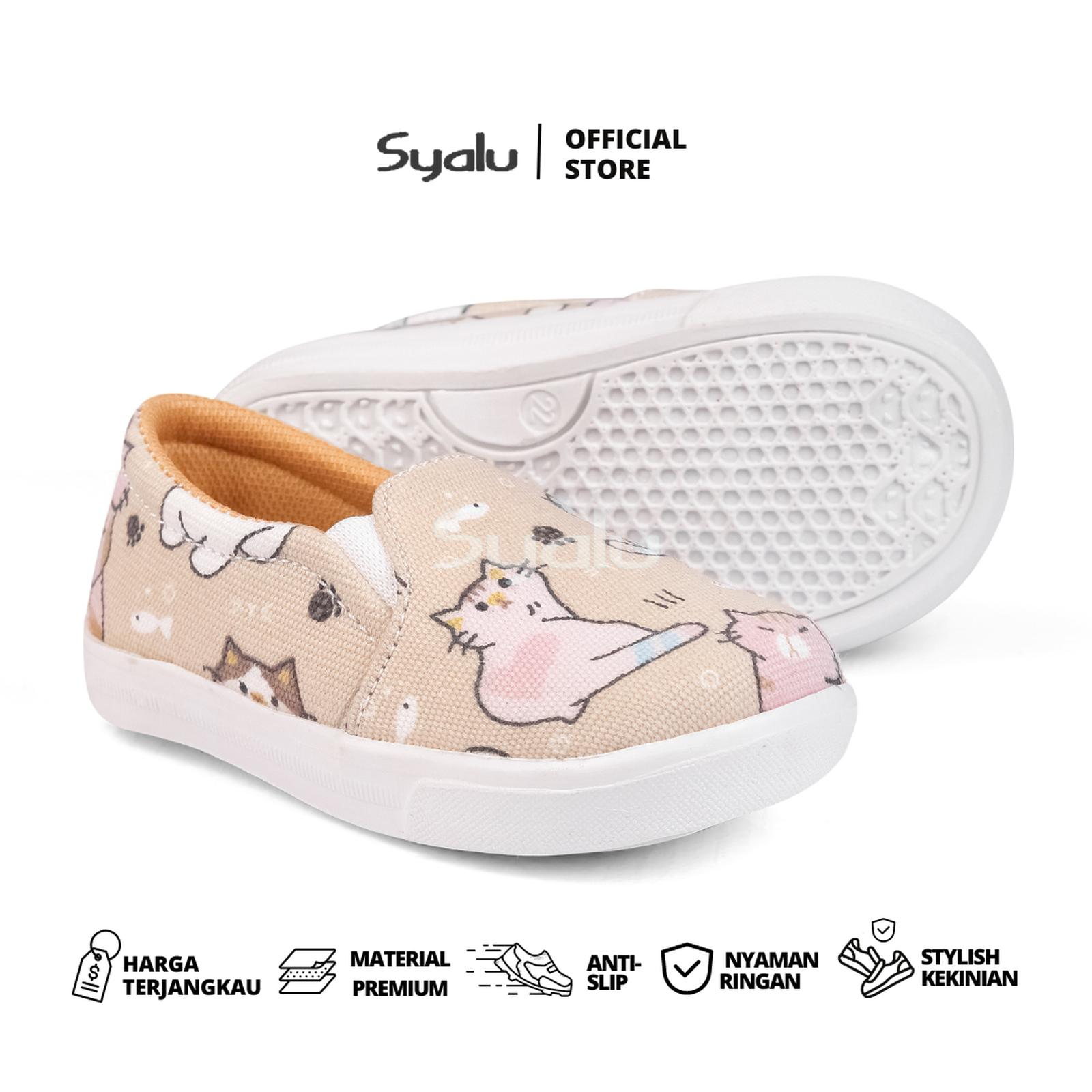  Syalu Sepatu Slip On E01 Kucing Cream