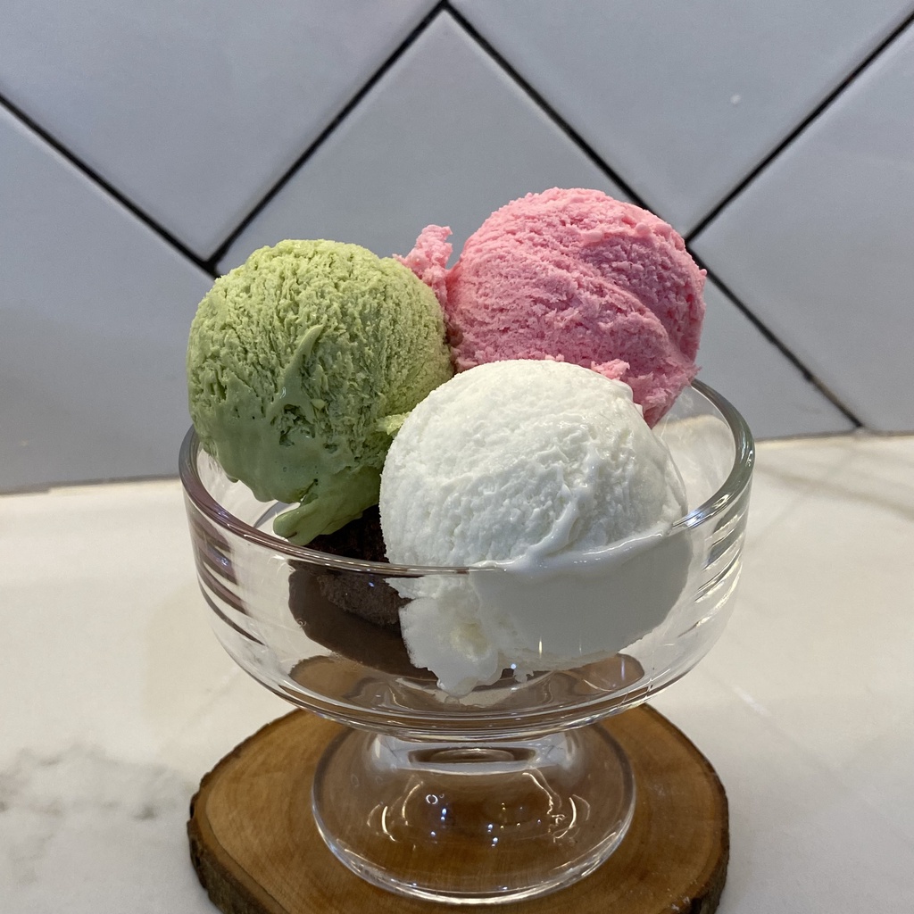 Max Corp Global MAXFOOD Hard Matcha Ice Cream