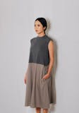 10 Rekomendasi Dress Tanpa Lengan Terbaik 4