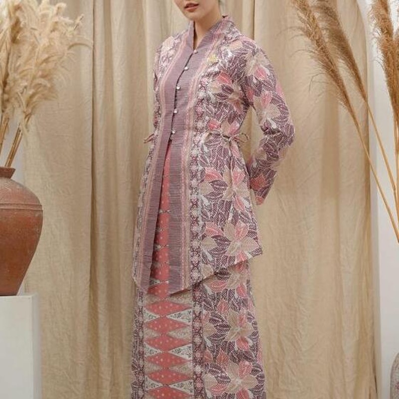 Evanthe Alura One Set Kebaya Rok Batik 4