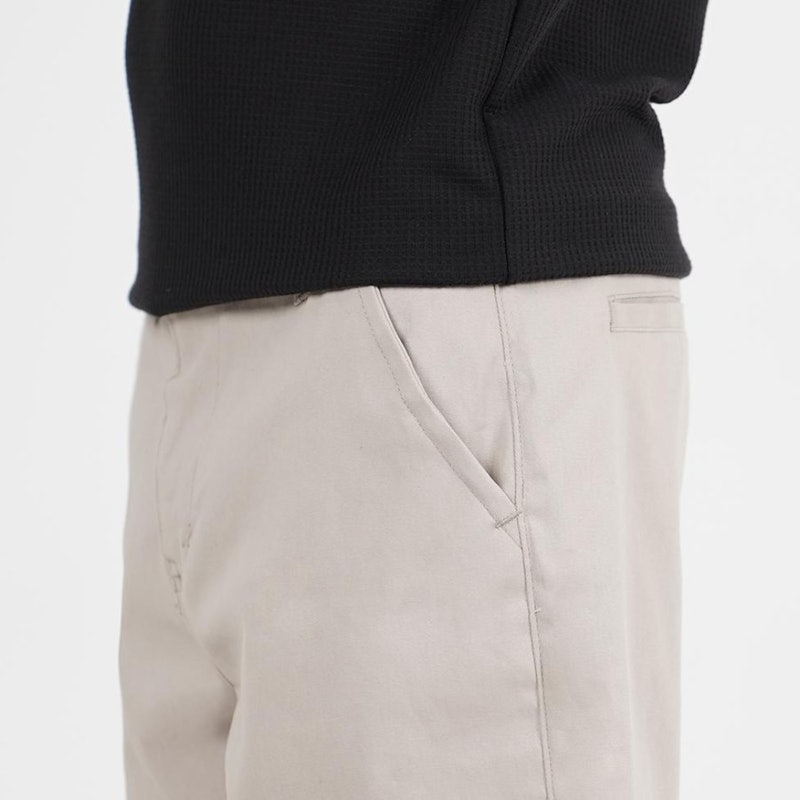 Fairgoods Celana Chinos Pendek Slim Fit Coklat Khaki 4