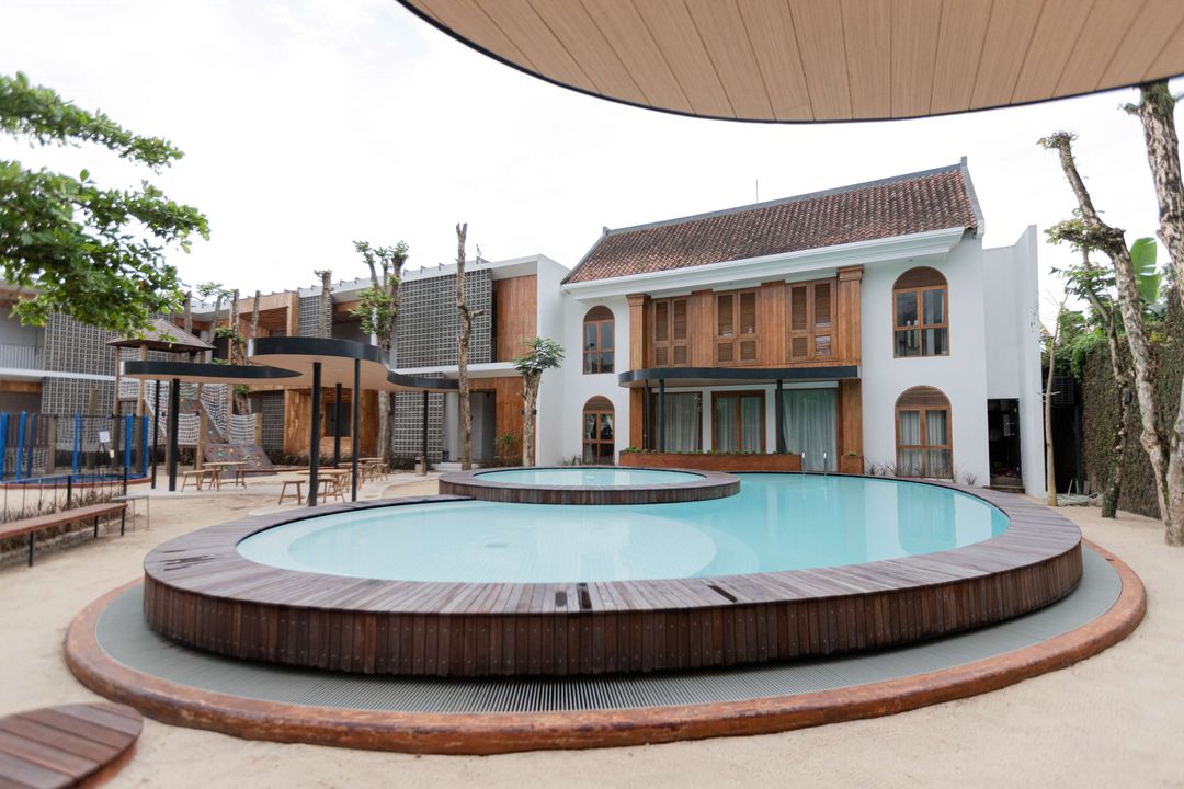 The House Tour Uphill