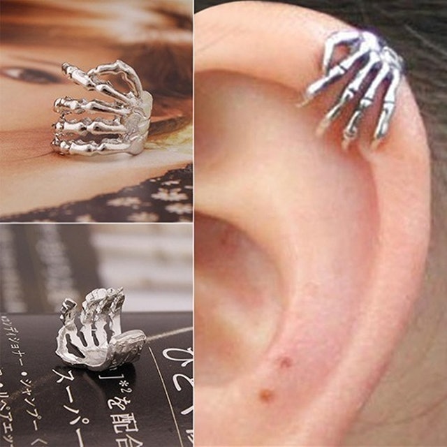 Skeleton Finger Ear Clip