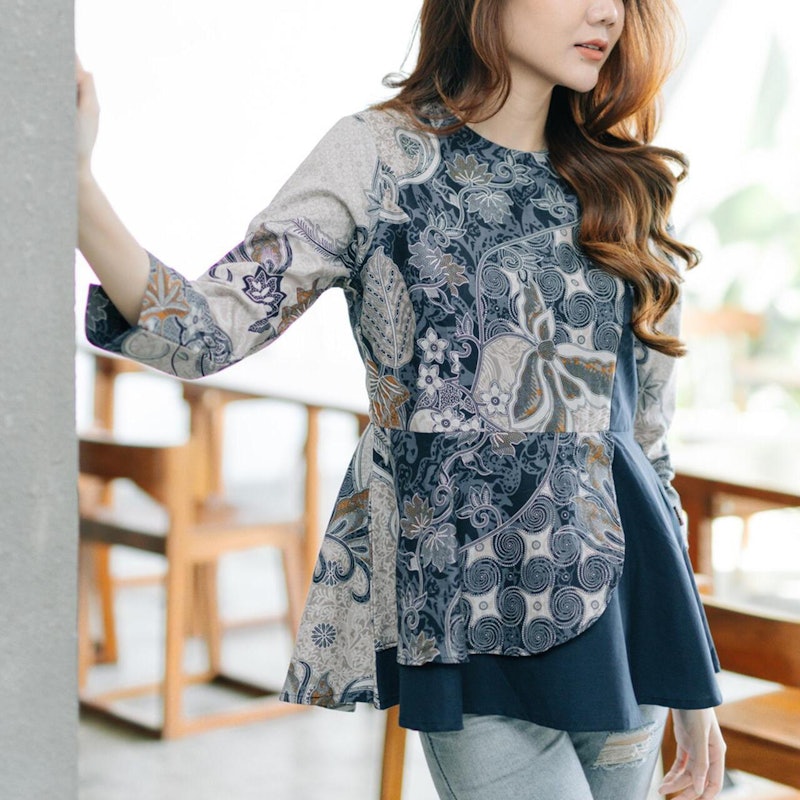 My Aksa Willa Wesley Blouse Batik 2