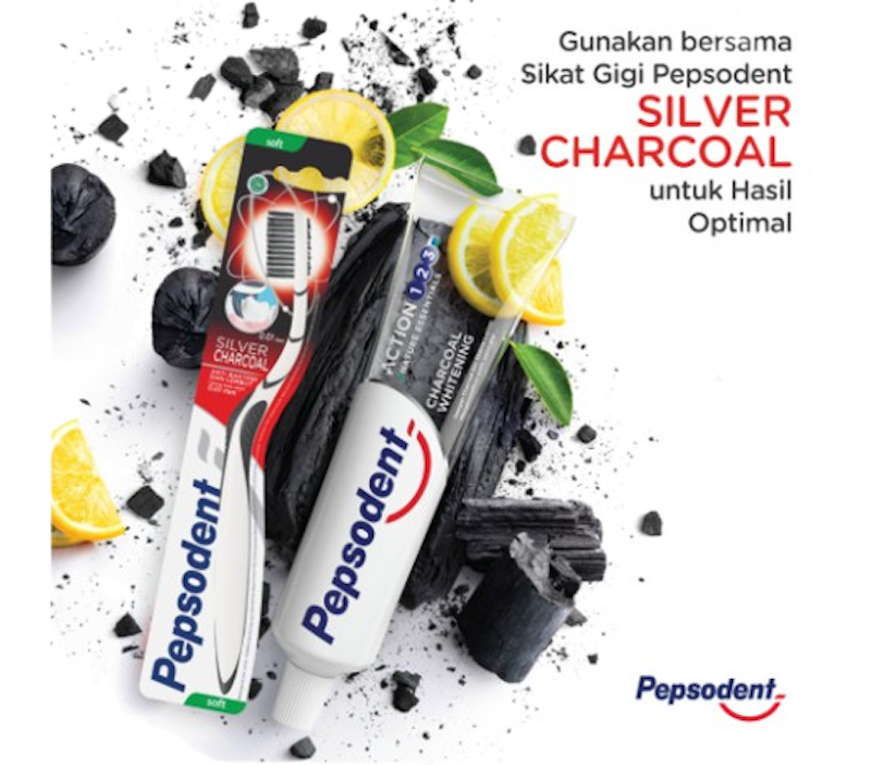 Complete 8 Charcoal Whitening 3