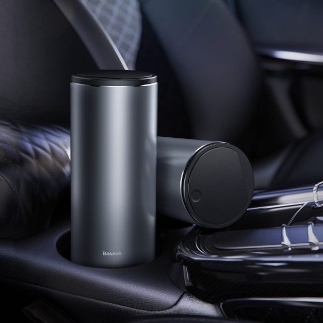Gentleman Style Vehicle Mounted Trash Can