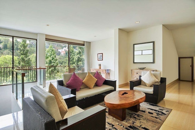 Cempaka 1 Villa 5 Bedrooms with a Private Pool 4