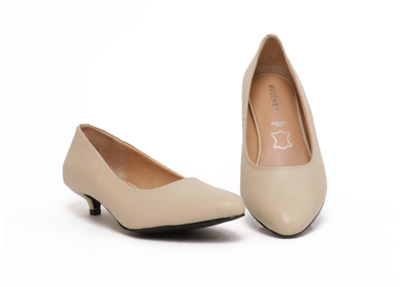 Hanelle Heels Woman 2