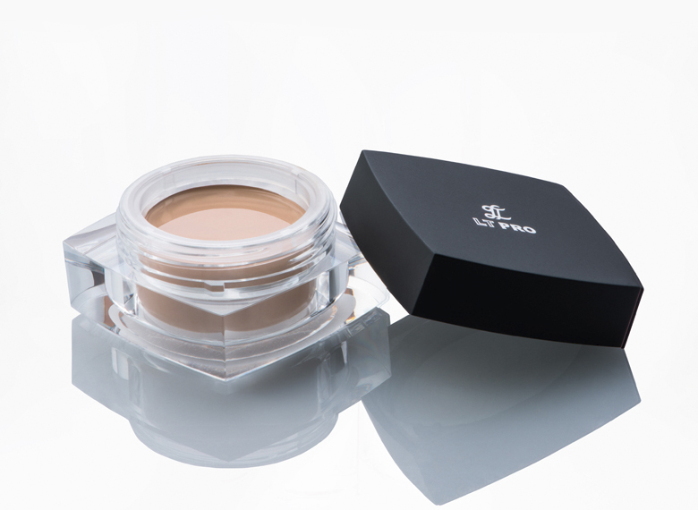 10 Rekomendasi Foundation Lokal Terbaik  [Ditinjau MUA]  4