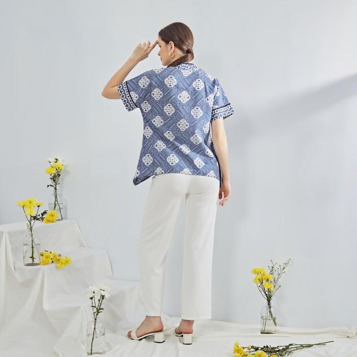 Nusantara Nayara Damara Blouse Batik