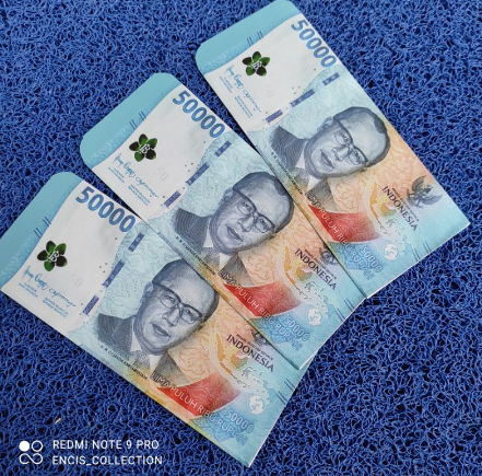  Amplop Lebaran Motif Uang