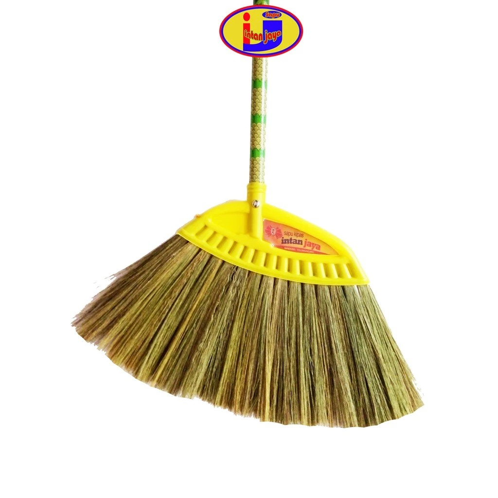 Intan Jaya Sapu Lantai Rayung