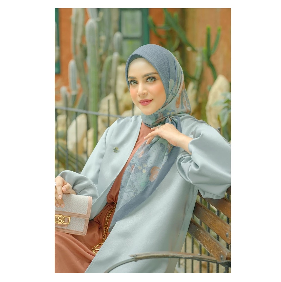 Alia Kreasi Mandiri Internasional Buttonscarves The Friendship Satin Square