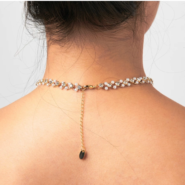 Sparklinc Quin Choker Necklace