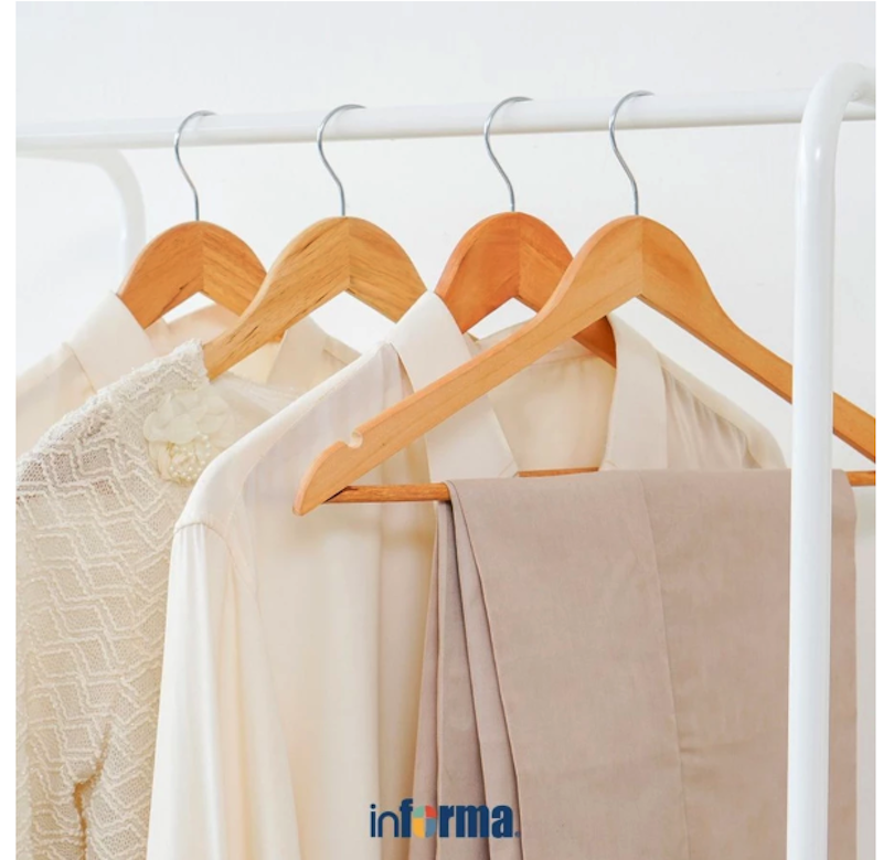 Informa Set 8 Pcs Hanger Baju Kayu 2