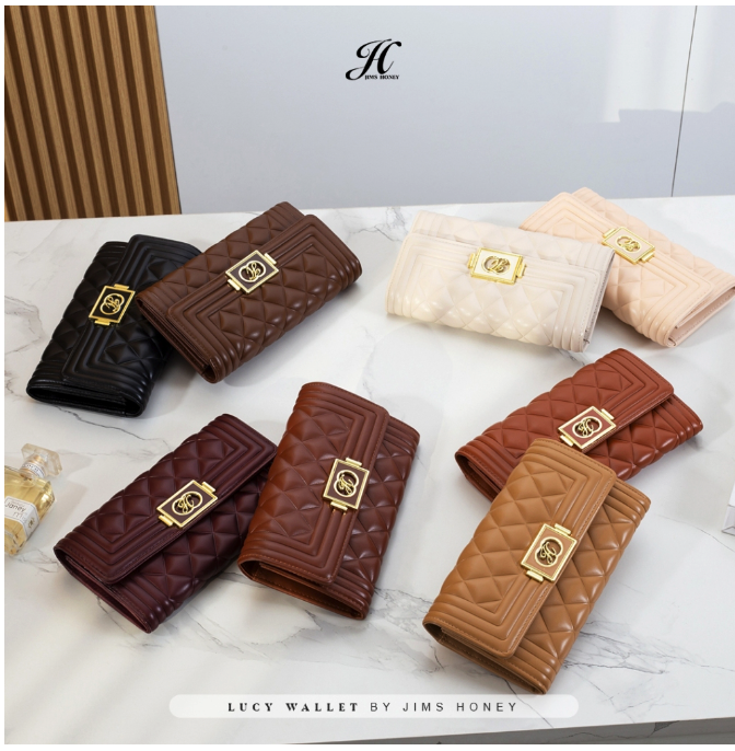 Lucy Wallet 3