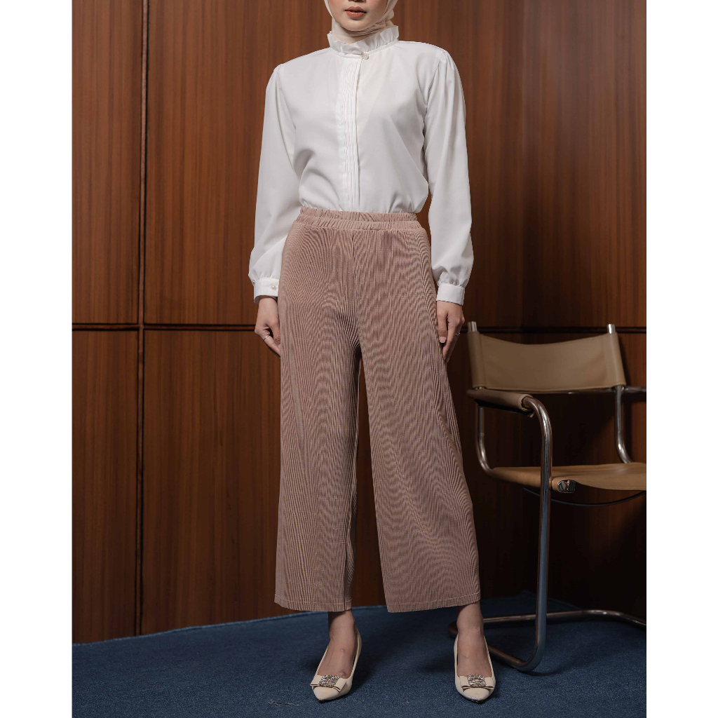 Mei Indithya Talenta Mayoutfit Mini Pleated Cullote