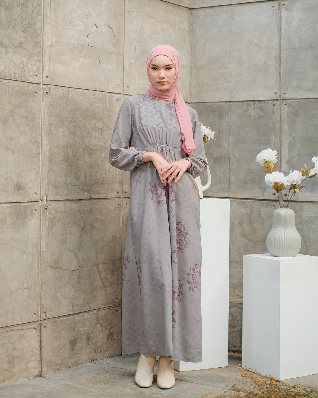 Kals Corpora Indonesia ZM Zaskia Mecca Gyan Grey Gamis