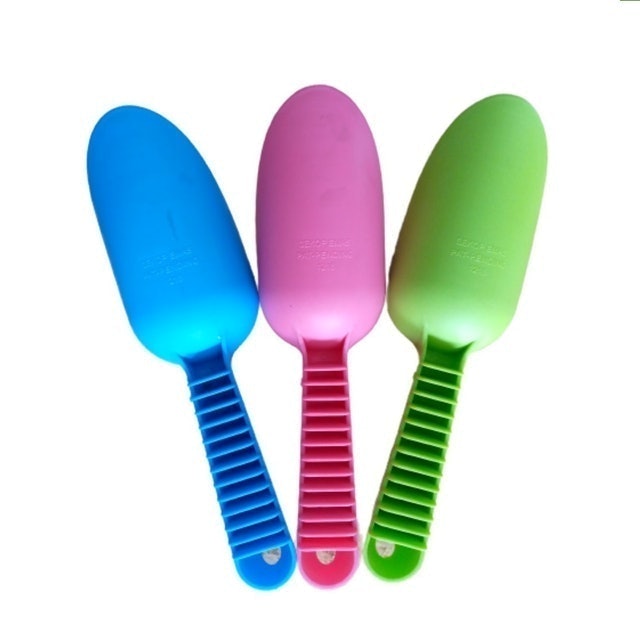 Sekop Plastik Warna-warni