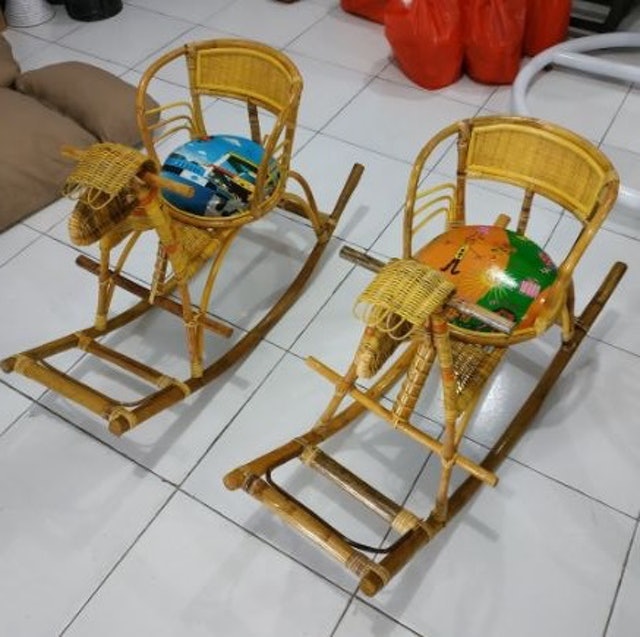 Kursi Goyang Anak Model Kuda