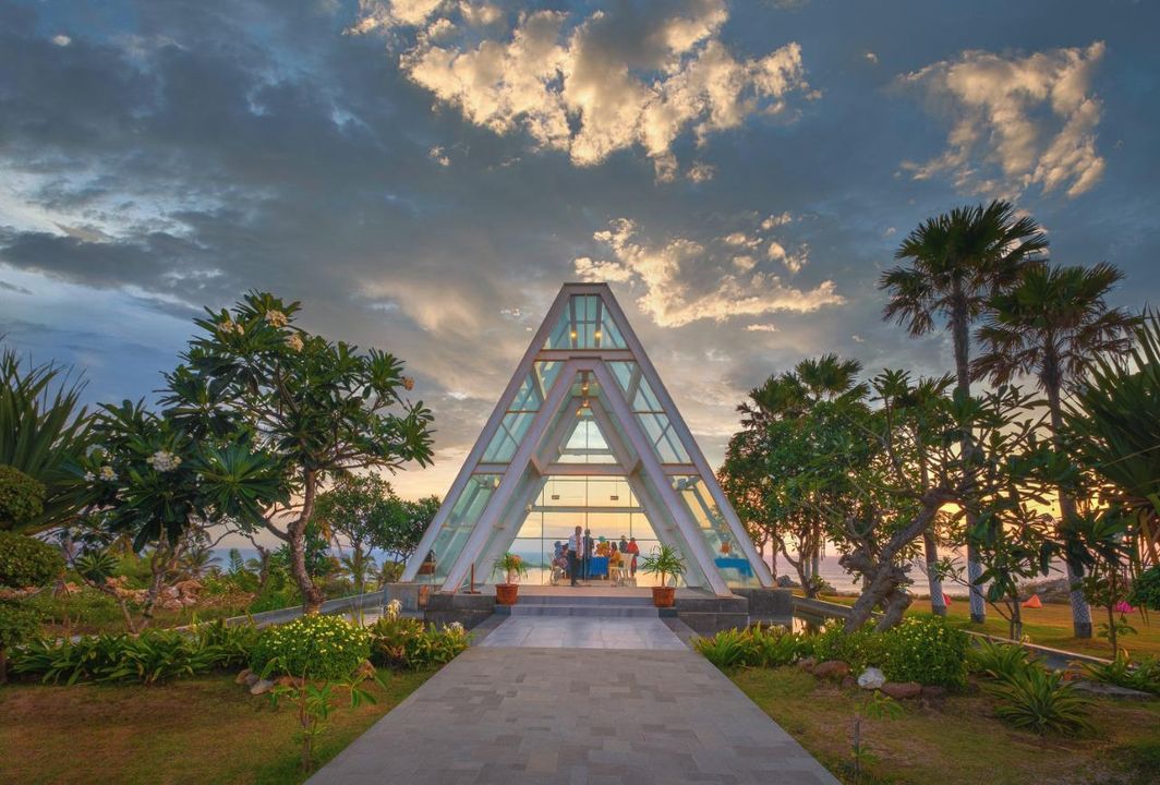 Queen Of The South Resort 4