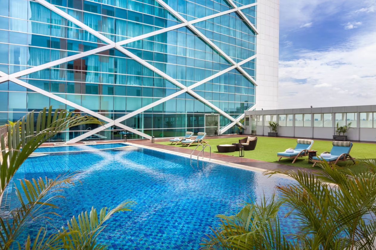 10 Rekomendasi Hotel di Surabaya Terbaik  1