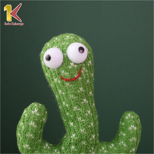 Satu Keluarga Kaktus Menari  M179