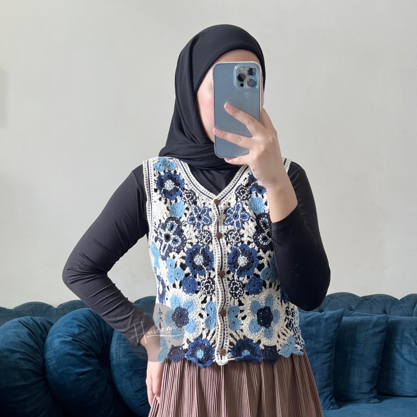 Haseena Fashion Haseena Outer Hafiy Motif Bunga