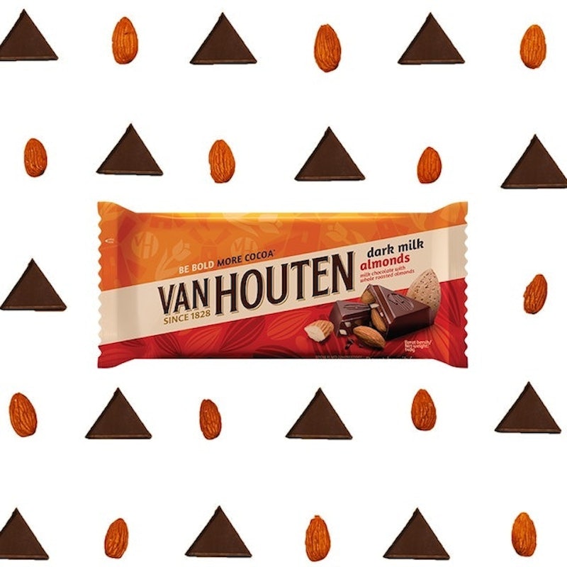Dark Milk Almonds 4