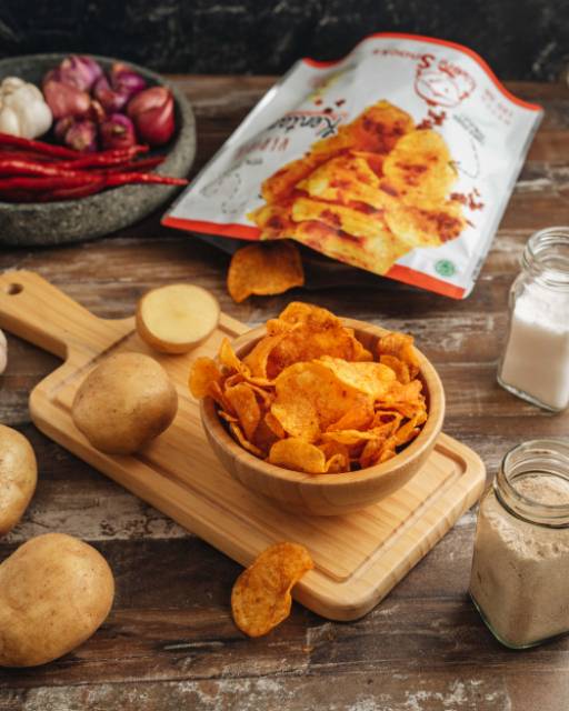 Leni Snacks  Keripik Kentang Asin Pedas