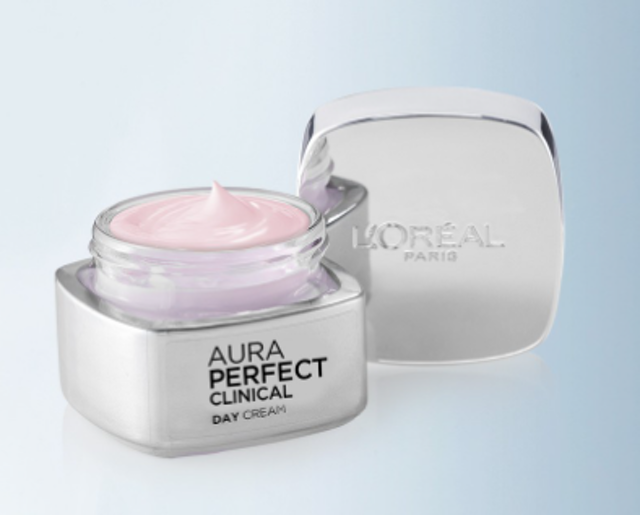 10 Rekomendasi Sunscreen Loreal Terbaik dan Terbaru Tahun 2023 Aura Perfect Clinical Day Cream Gambar 1
