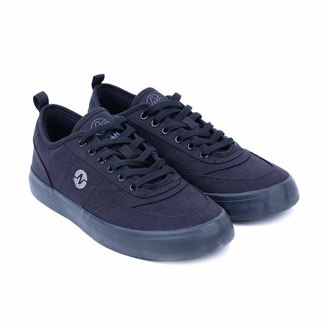 Resilient All Black 1