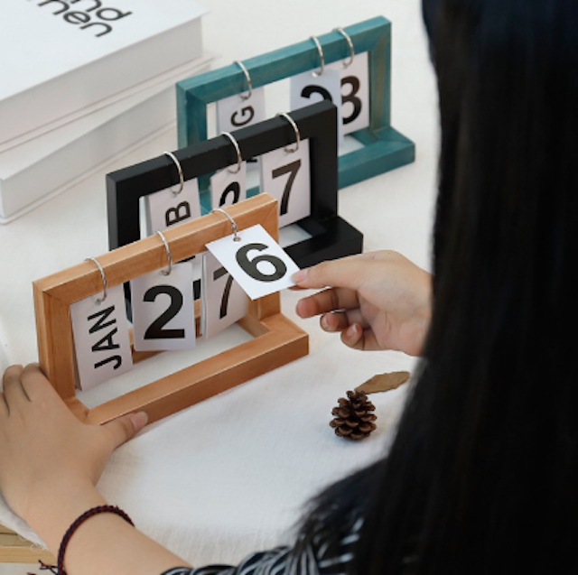 Kunataruma Kalender Aesthetic Meja Mini