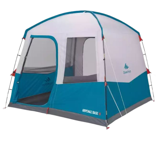Quechua Pole-supported camping living area 1