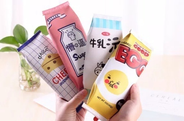 Tempat Kacamata Motif Karikatur