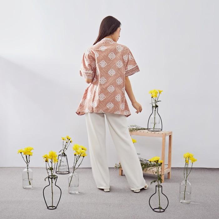 Nusantara Nayara Damara Blouse Batik