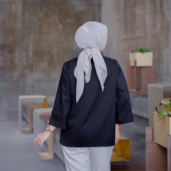  Dharma Artanti Blouse Batik Motif Kembang Lapis Trikot