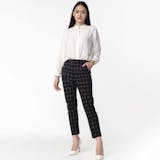 10 Rekomendasi Celana Chino untuk Wanita Terbaik 4