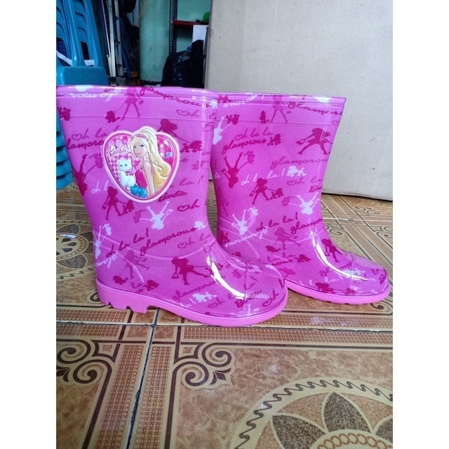  Sepatu Boot Anak Motif Kartun