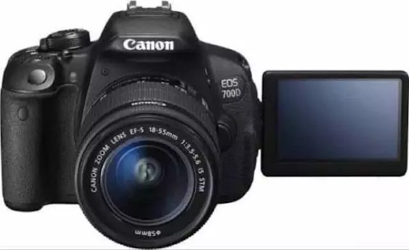 EOS 700D 4