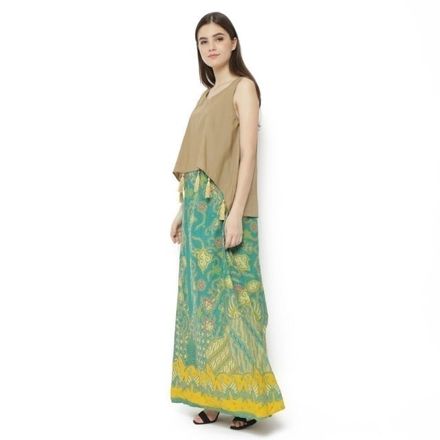  Gesyal Long Dress Maxi Tanpa Lengan Batik
