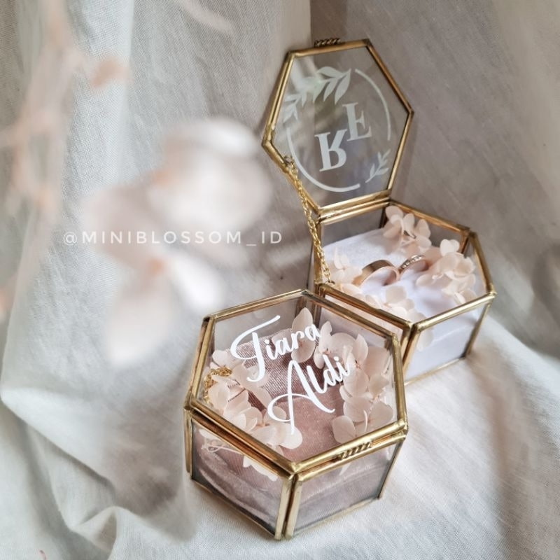 Mini Blossom Hexa Resin Ring Box 3