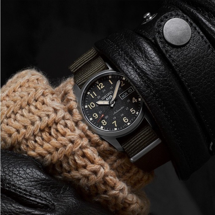 SEIKO 5 Sports Field Series SRPJ85