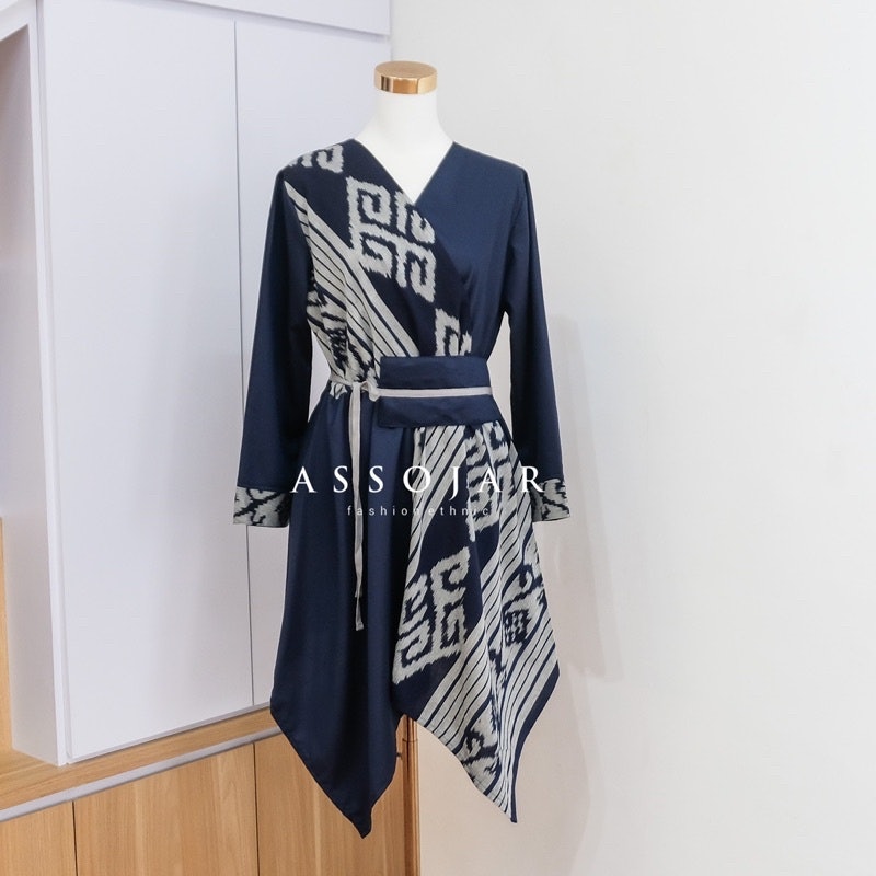 Couple Tenun / Vneck Shirt x Blus Danastri (NAVY) 2