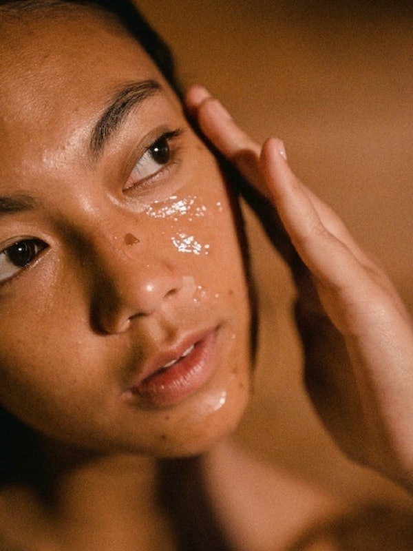 THE BATH BOX ROSE STAR Exfoliating Facial Mask 4
