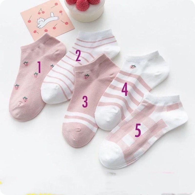 Kaos Kaki Motif Strawberry 2