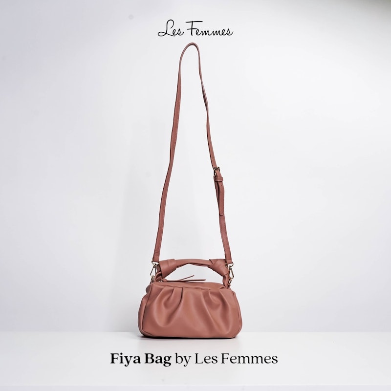 Harga tas les femmes 2025 sling bag