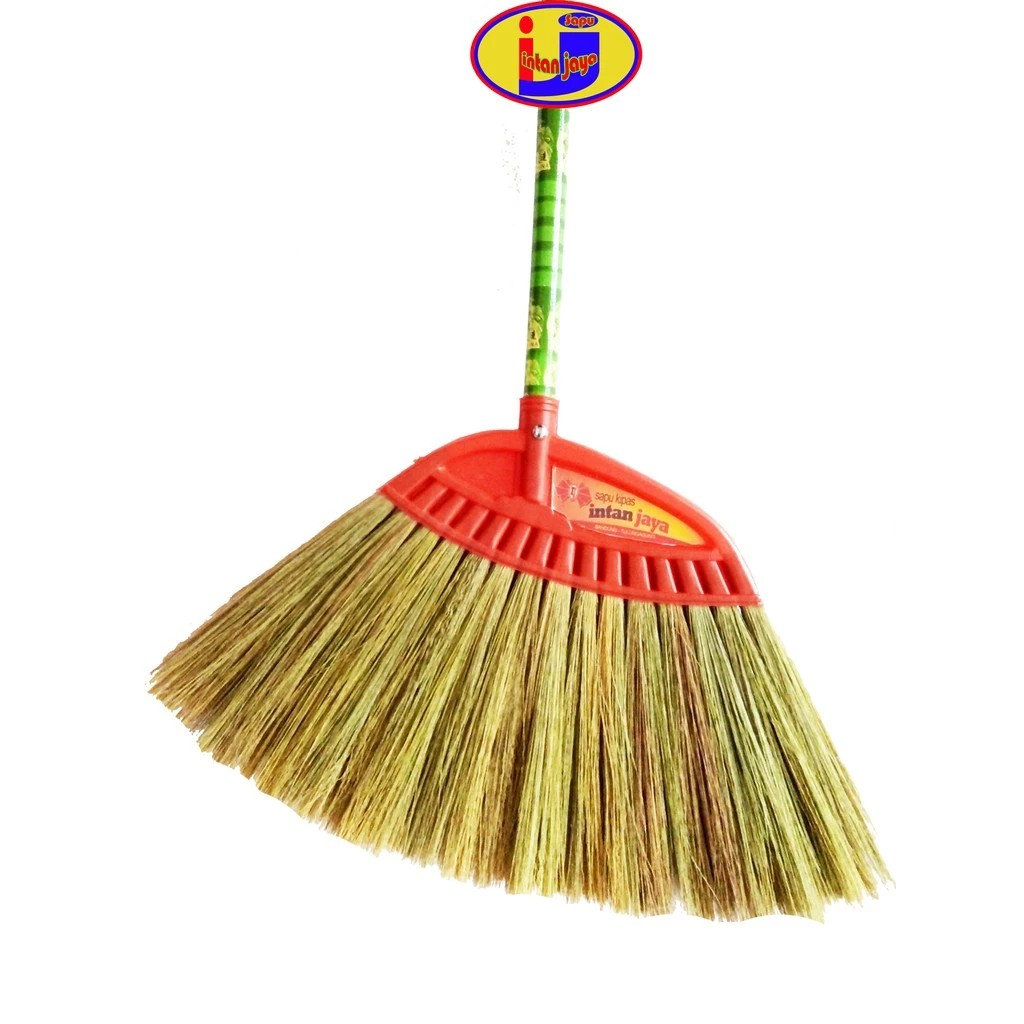 Intan Jaya Sapu Lantai Rayung
