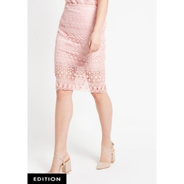Woman's Lace Pencil Es6 Skirt 2